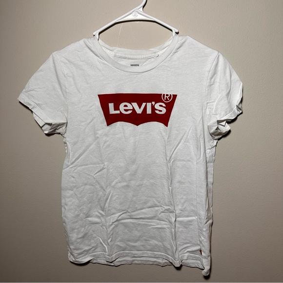 Levi’s Women’s T Shirt Medium - Picture 1 of 4